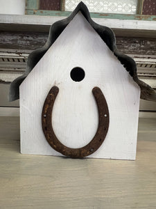 Horse shoe house